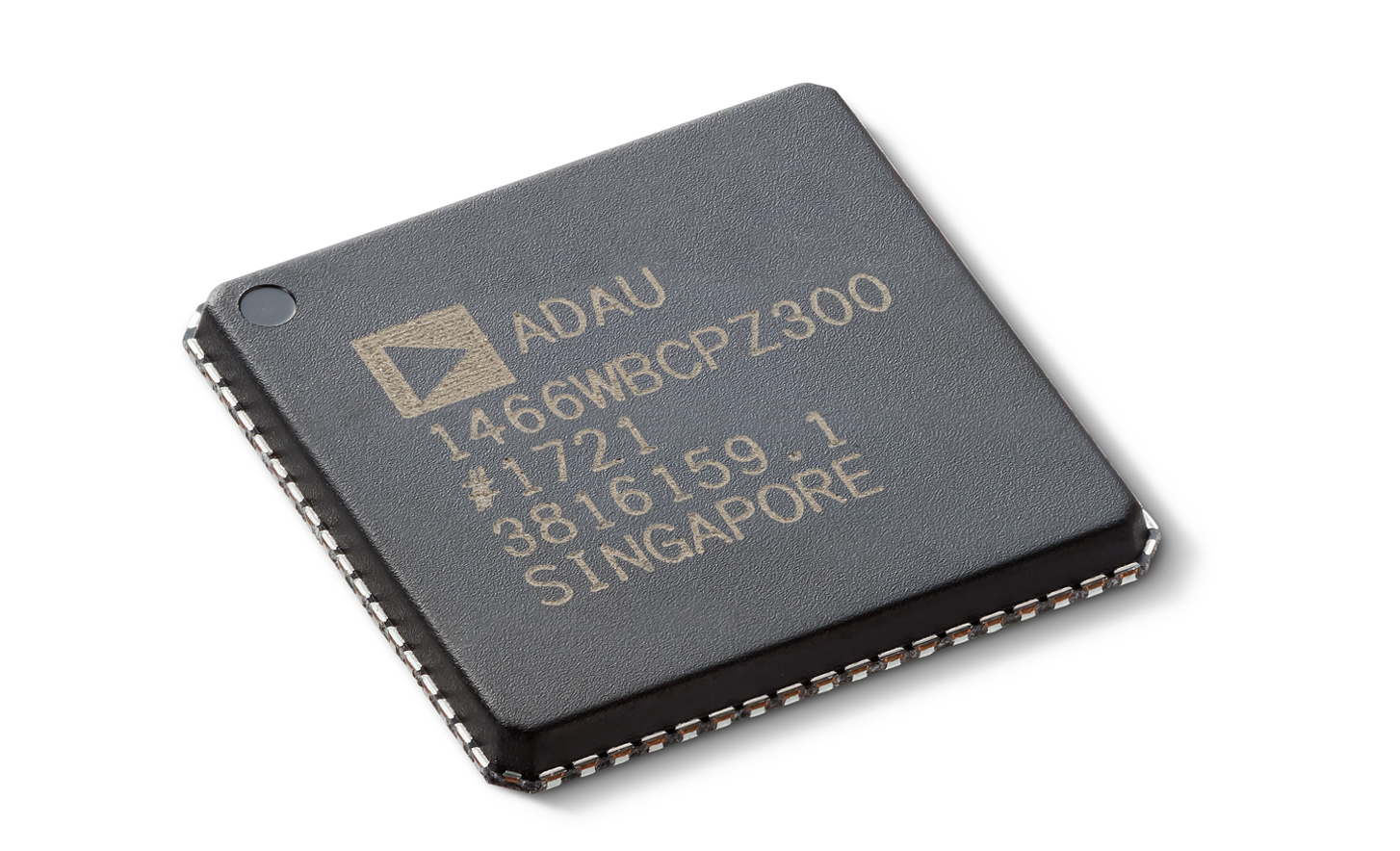 Bližnji posnetek čipa za obdelavo zvoka XAV-9550ES